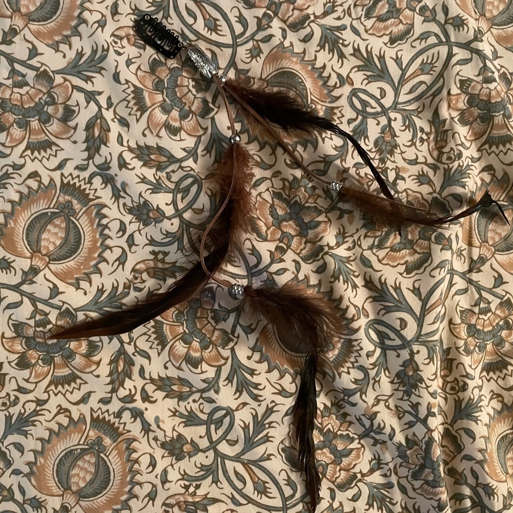 NWOT BOHO Feather Hair Clip